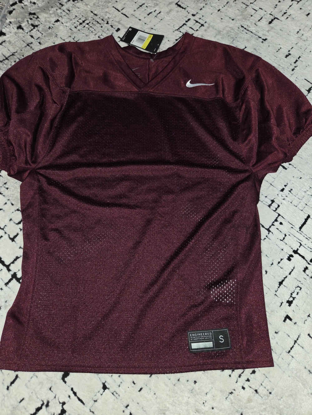 Nike Men’s Maroon Performance V-Neck Training Shirt New